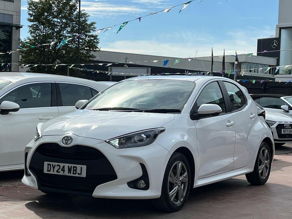Toyota Yaris 1.5 Vvt-h Icon E-cvt Euro 6 Ss DY24WBJ White #6