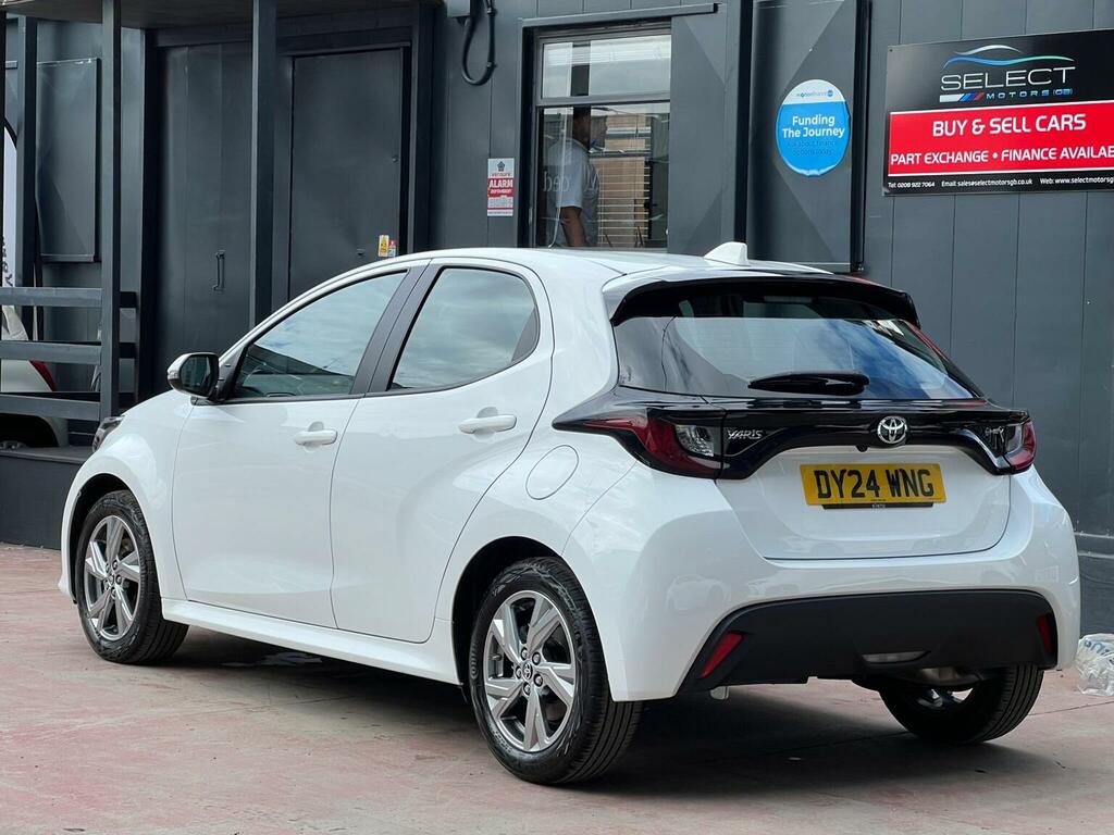 Toyota Yaris 1.5 Vvt-h Icon E-cvt Euro 6 Ss DY24WNG White #4