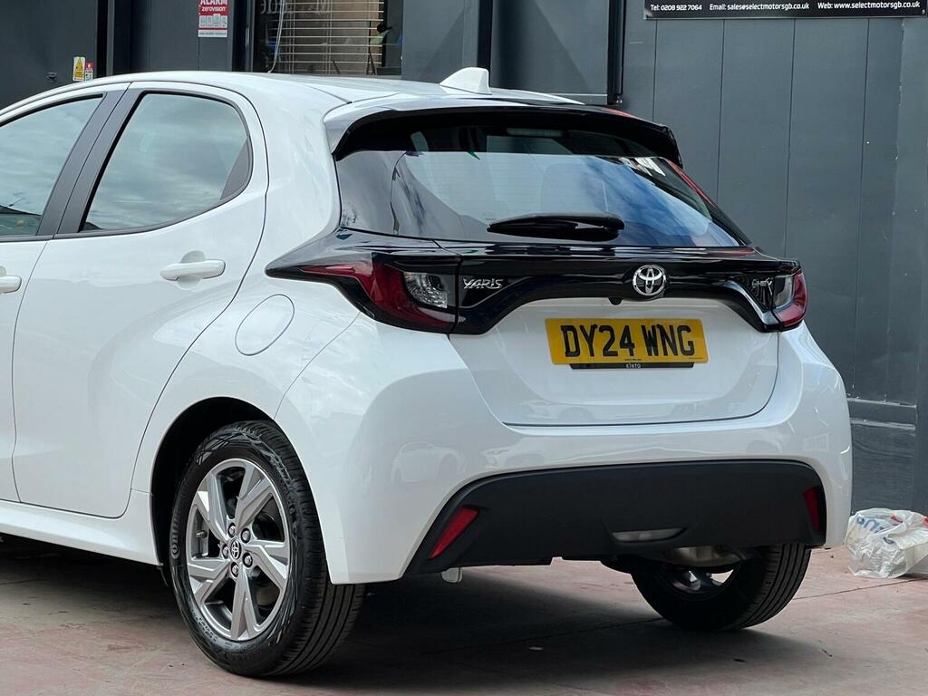 Toyota Yaris 1.5 Vvt-h Icon E-cvt Euro 6 Ss White #4
