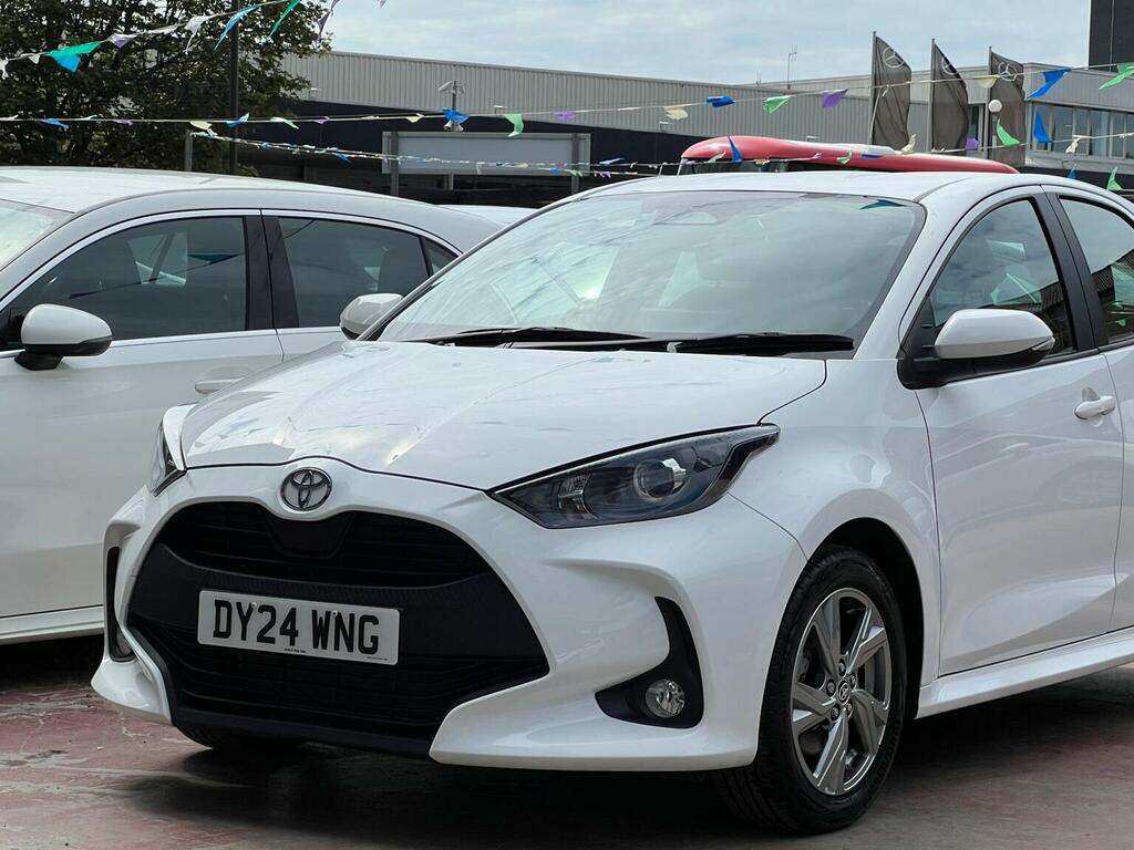 Toyota Yaris 1.5 Vvt-h Icon E-cvt Euro 6 Ss White #3