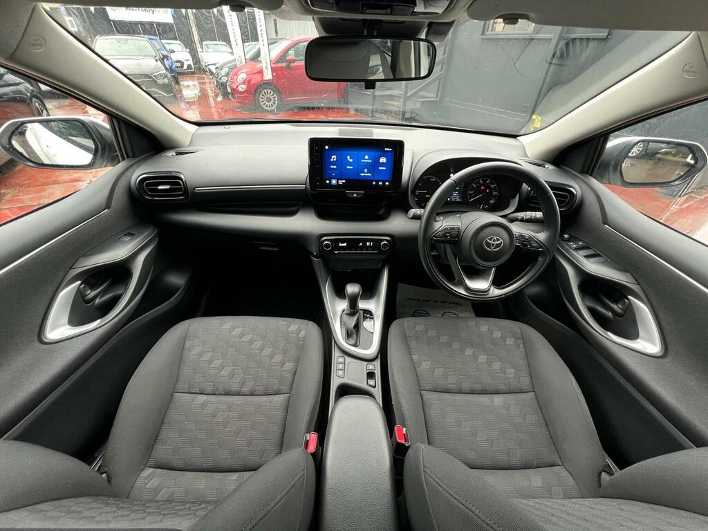 Toyota Yaris 1.5 Vvt-h Icon E-cvt Euro 6 Ss DV24KHX White #2
