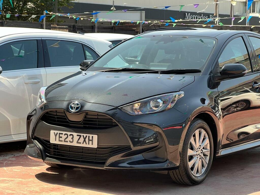 Toyota Yaris 1.5 Vvt-h Icon E-cvt Euro 6 Ss Black #3