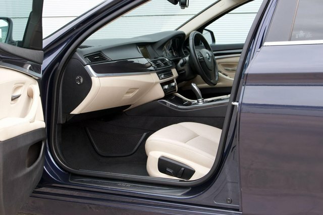 BMW 5 Series M Sport Grey #15