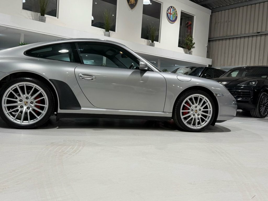 Porsche 911 Carrera 2S Black #31