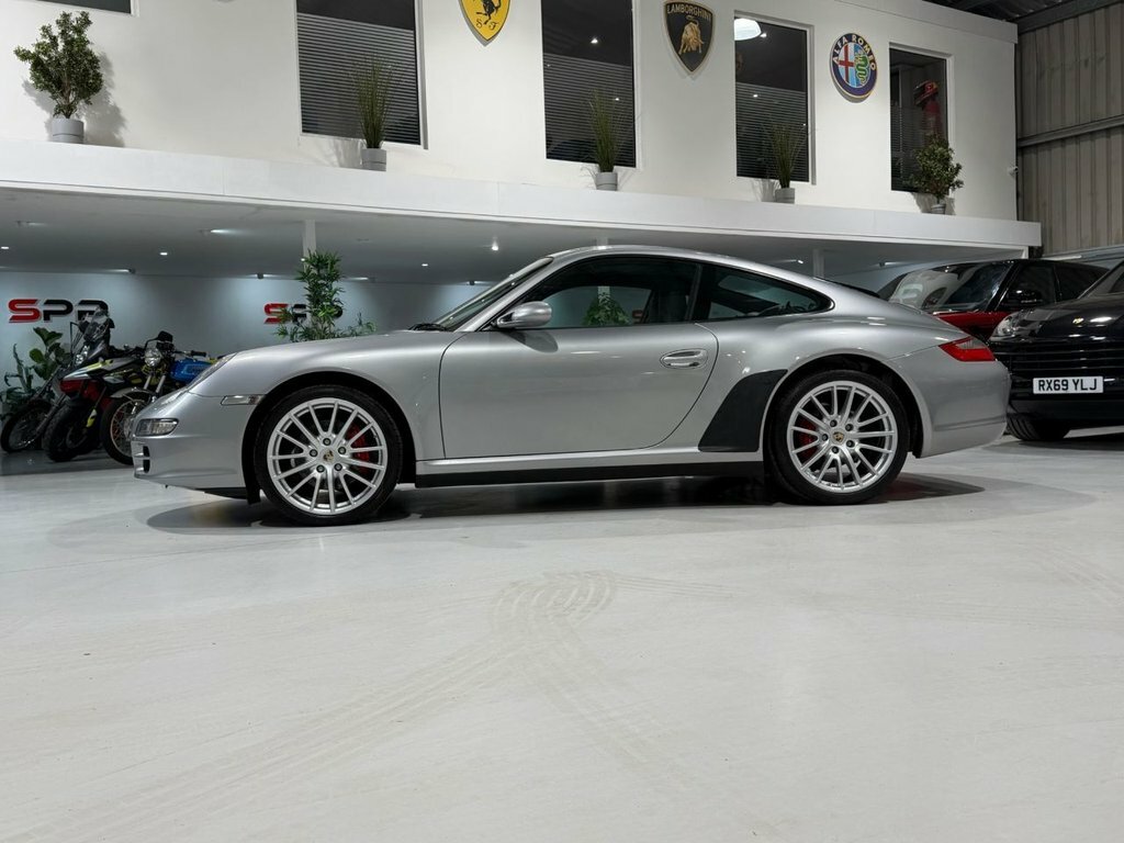 Porsche 911 Carrera 2S Black #26