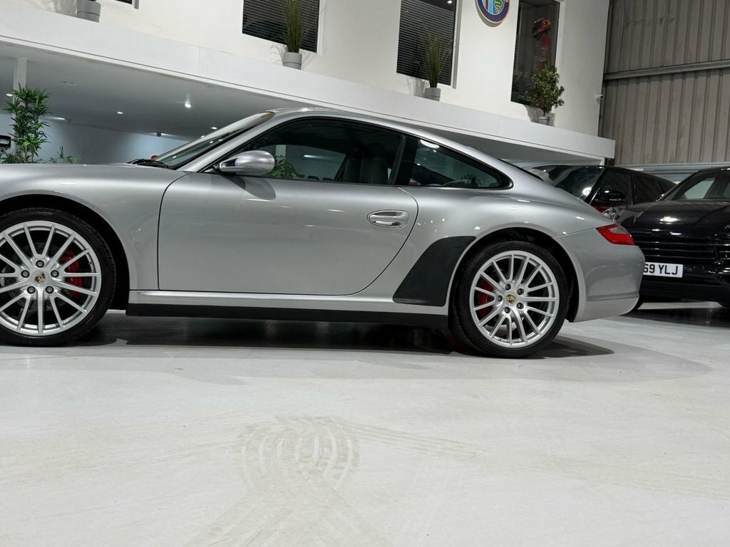Porsche 911 Carrera 2S Black #33