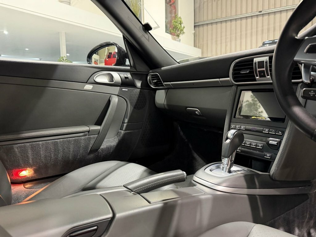 Porsche 911 S 2dr  #37