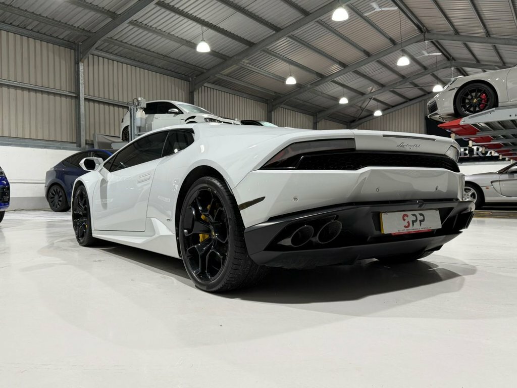 Lamborghini Huracan 5.2 Lp610-4 White #3