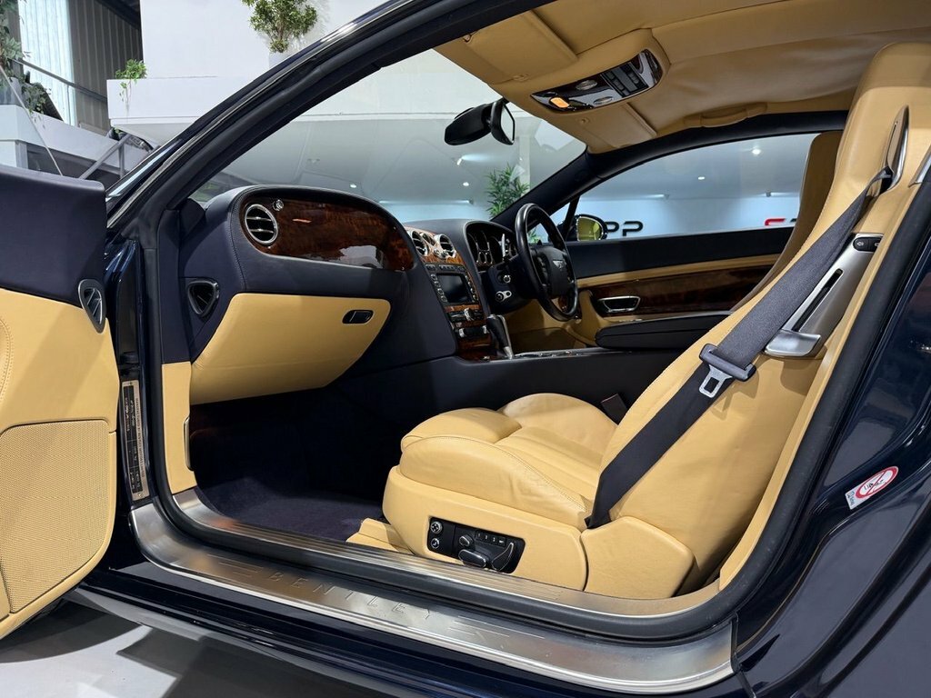 Bentley Continental Gt 6.0 Gt Silver #13