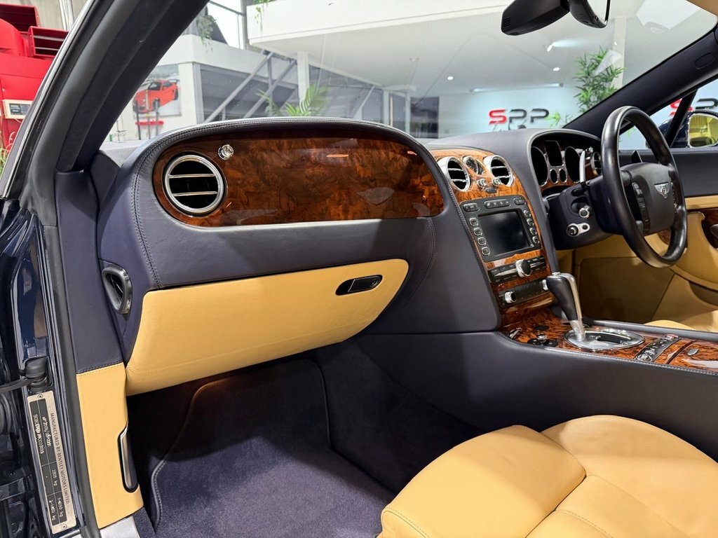 Bentley Continental Gt 6.0 Gt Silver #38