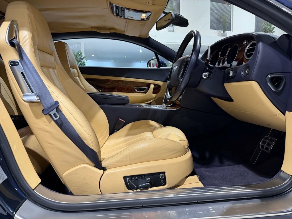 Bentley Continental Gt 6.0 Gt Silver #31