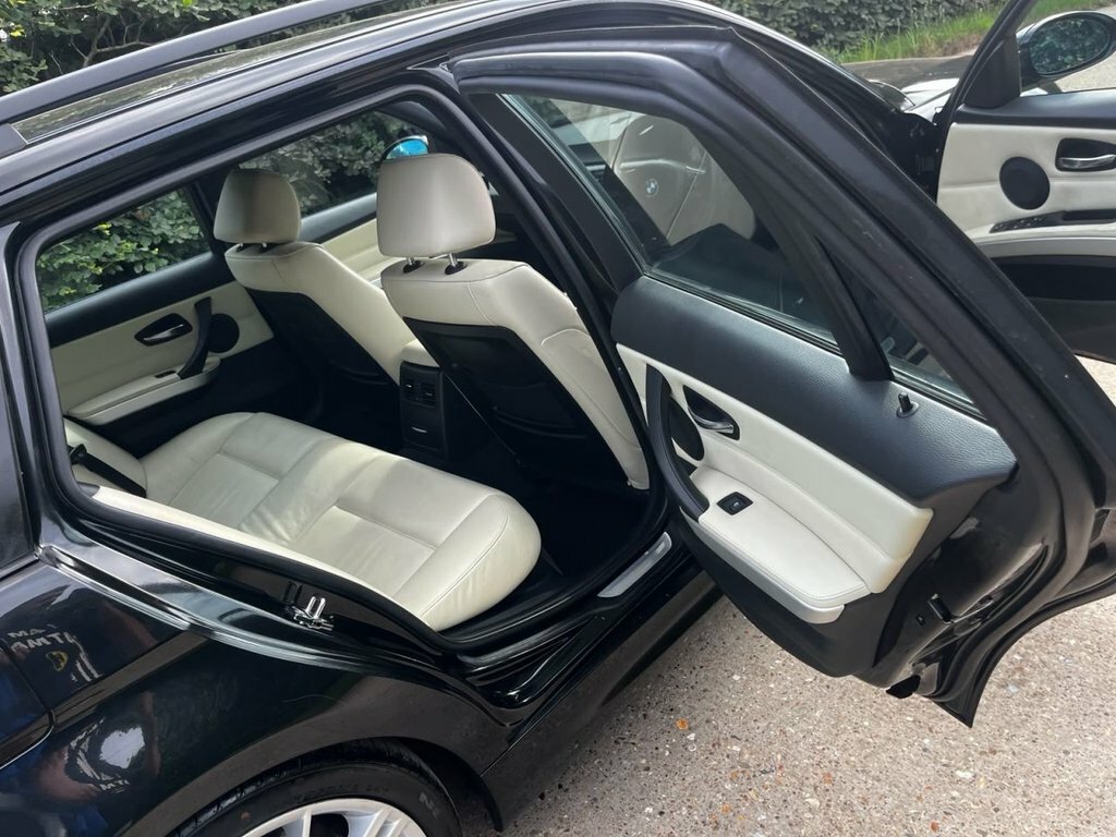 BMW 3 Series Saloon Blue #9