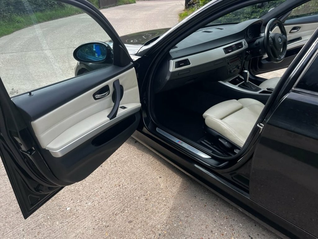 BMW 3 Series Saloon Blue #10