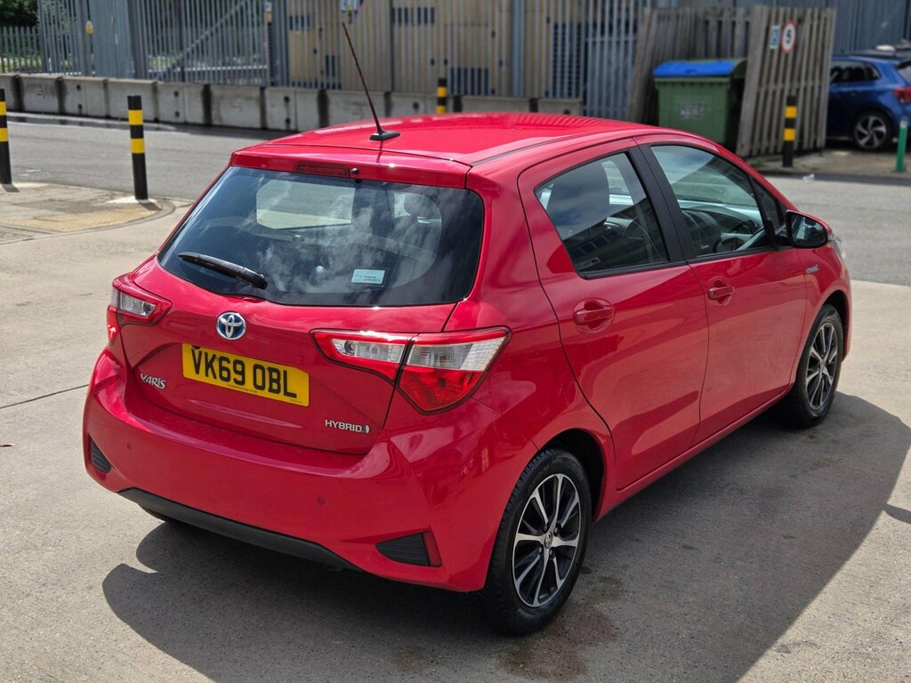 Toyota Yaris 1.5 Vvt-h Icon Tech E-cvt Euro 6 Ss Red #4