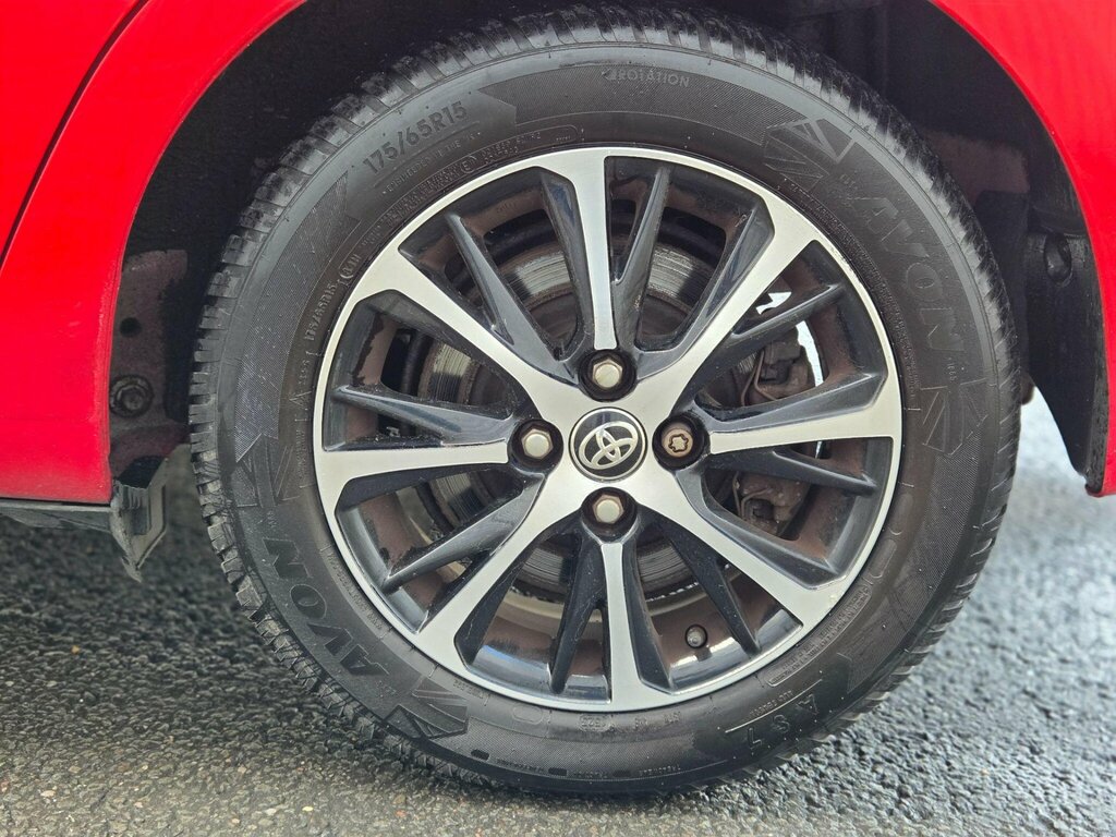 Toyota Yaris Hybrid Black #46