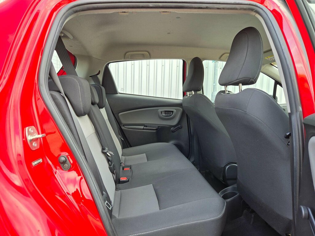 Toyota Yaris Hybrid Black #25