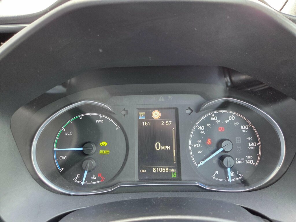 Toyota Yaris Hybrid Black #32