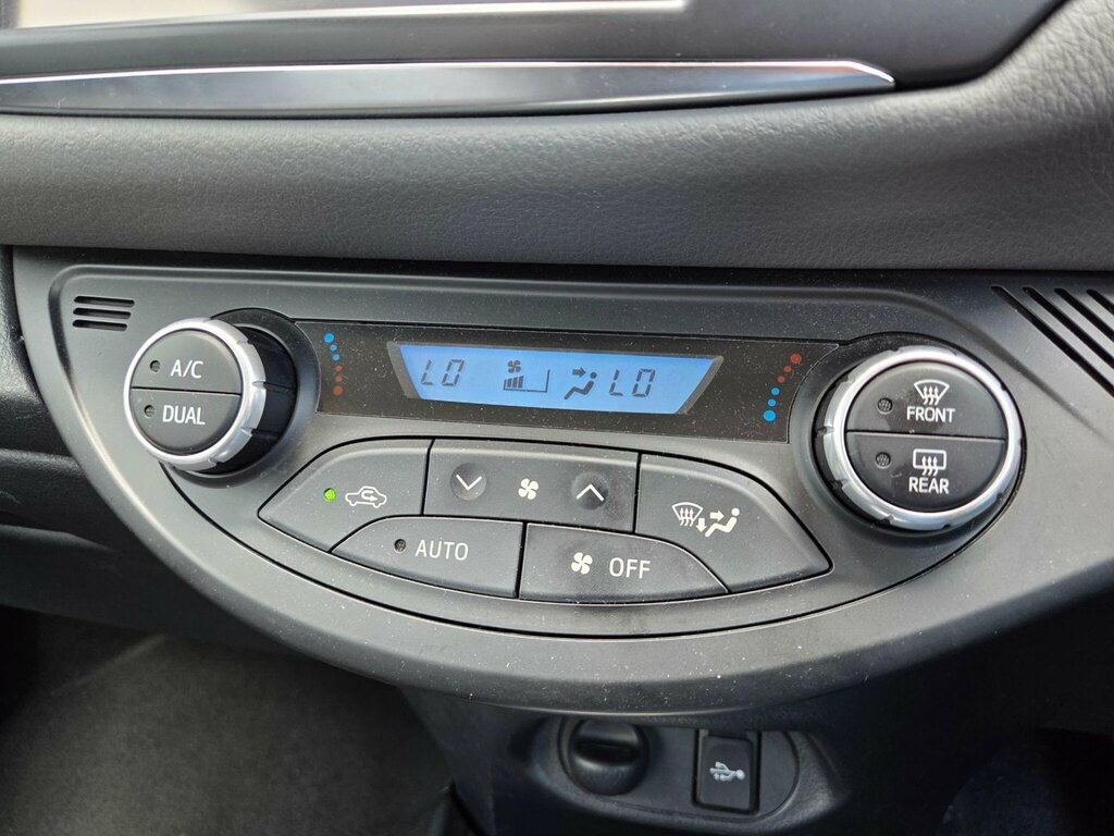 Toyota Yaris Hybrid Black #44
