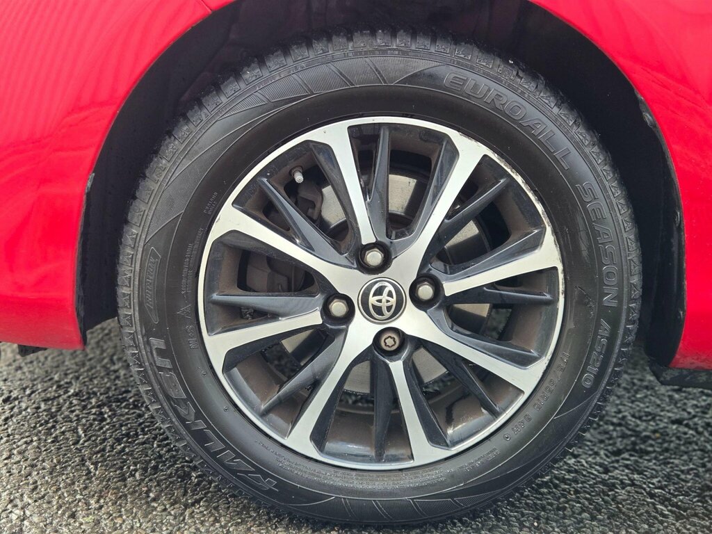 Toyota Yaris Hybrid Black #45
