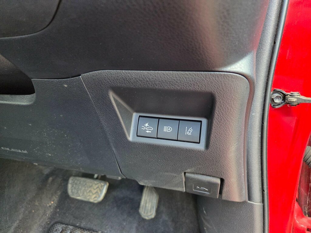 Toyota Yaris Hybrid Black #28