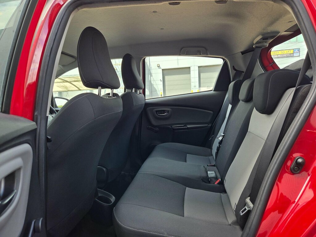 Toyota Yaris Hybrid Black #22