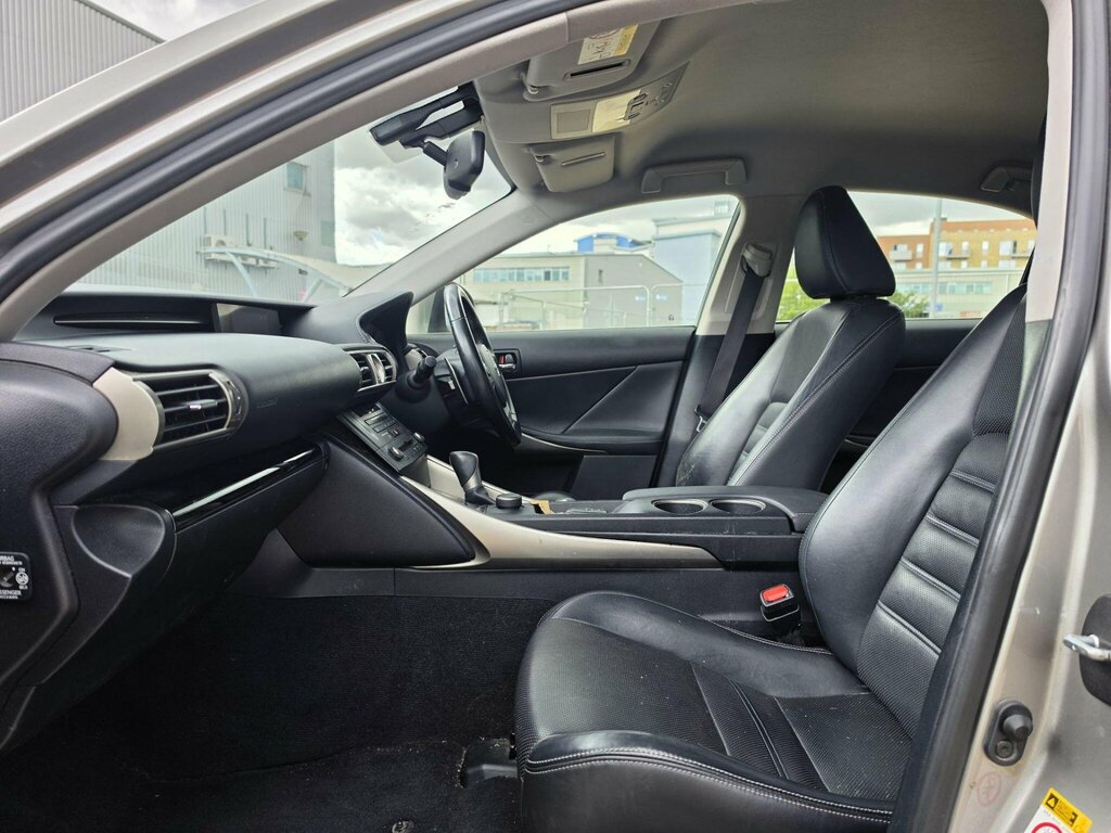 Lexus IS 300H Executive Edition Black #29