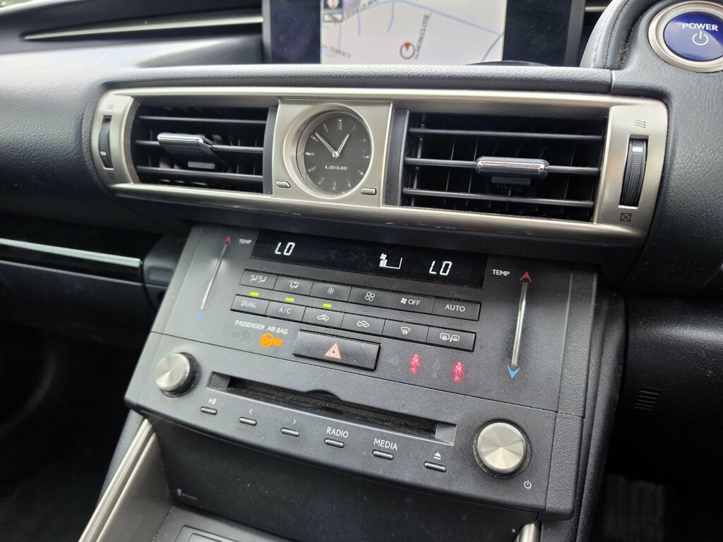 Lexus IS 300H Executive Edition Black #35
