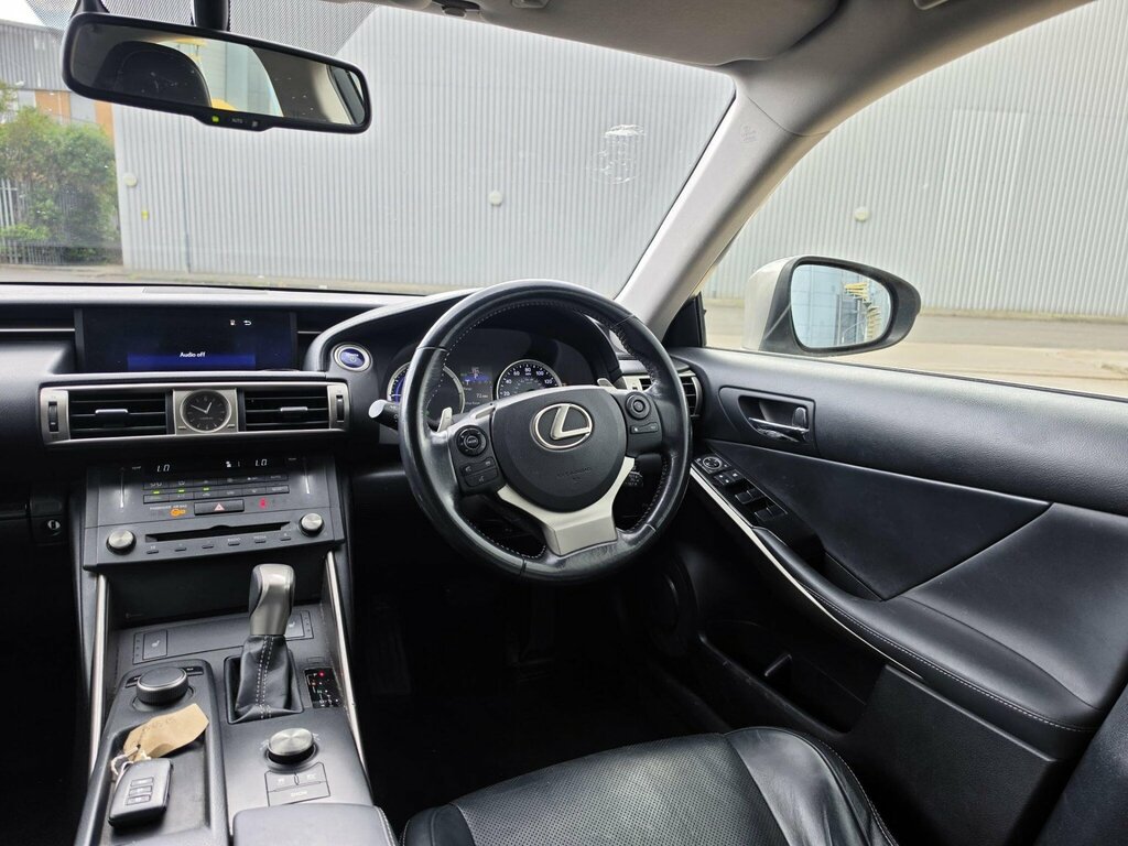 Lexus IS 300H Executive Edition Black #22