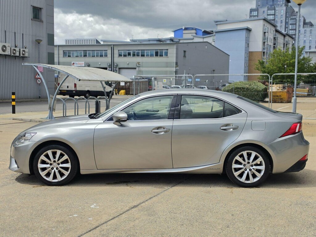 Lexus IS 300H Executive Edition Black #18