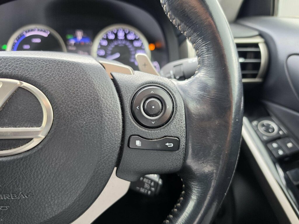 Lexus IS 300H Executive Edition Black #37