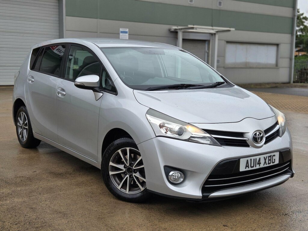 Toyota Verso 1.8 V-matic Icon Multidrive S Euro 5 Euro 5 Silver