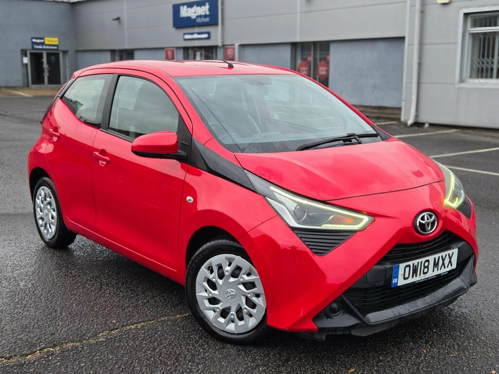 Toyota Aygo 1.0 Vvt-i X-play X-shift Euro 6 Red #6
