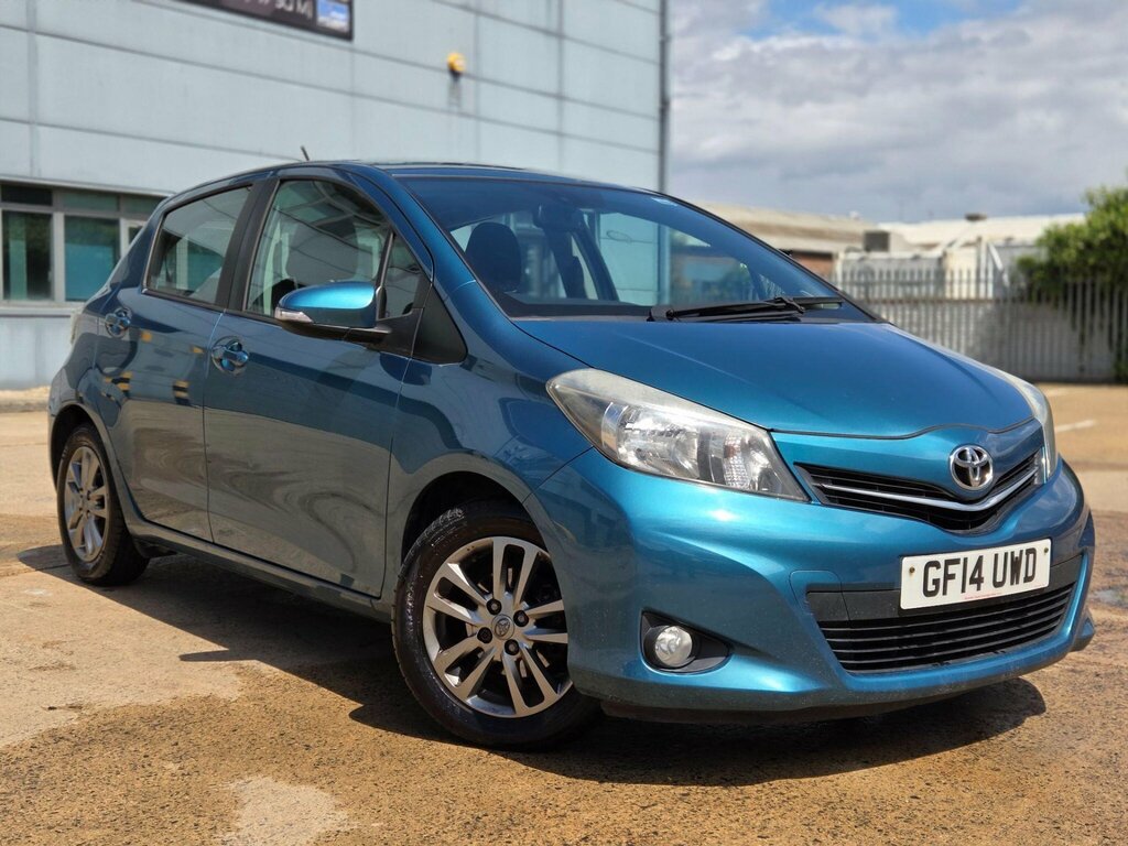 Toyota Yaris  Red #9