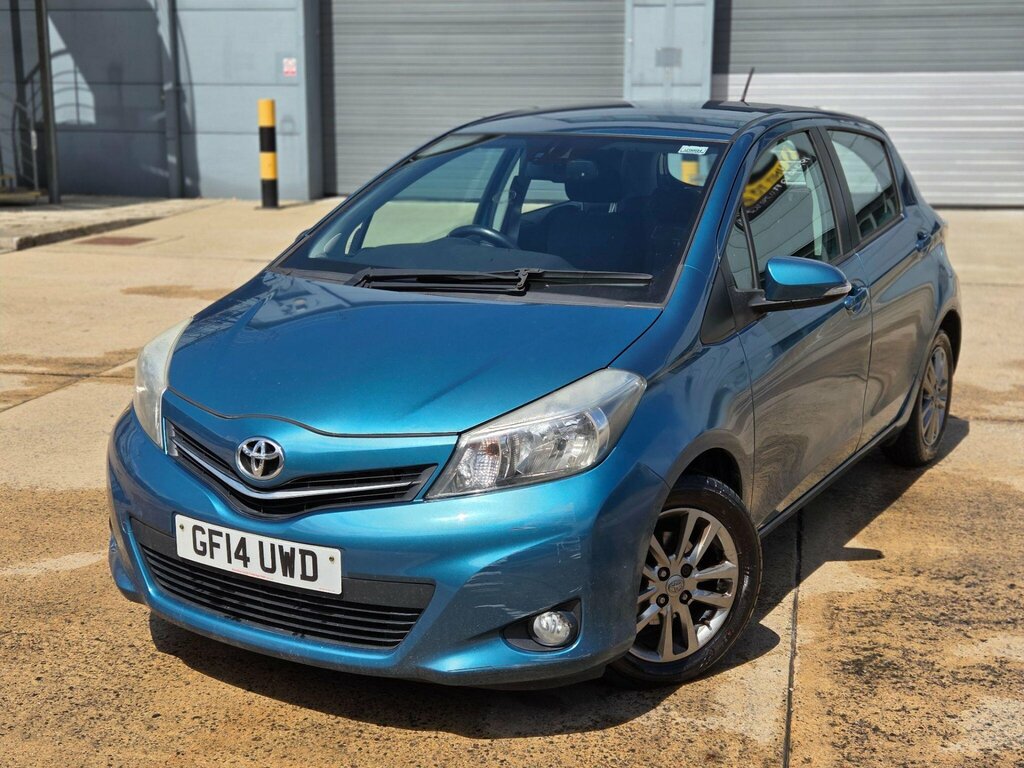Toyota Yaris  Red #44
