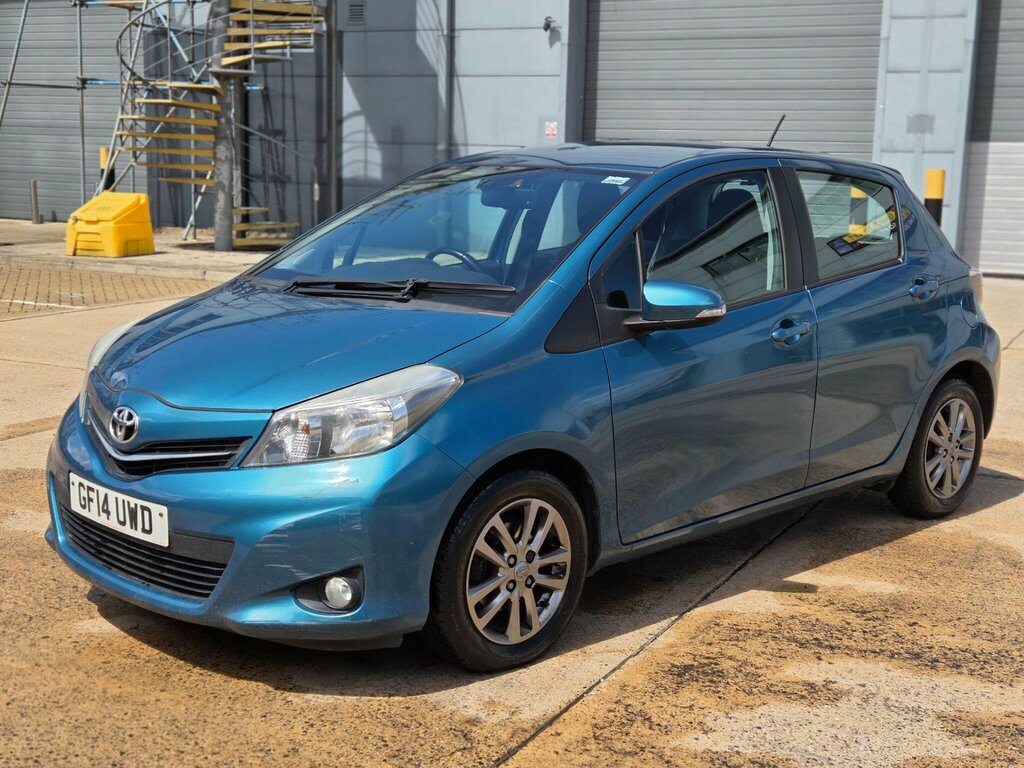 Toyota Yaris  Red #15