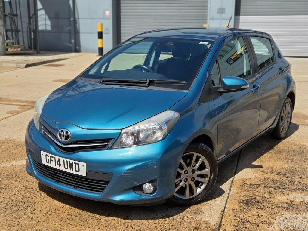 Toyota Yaris  Red #8