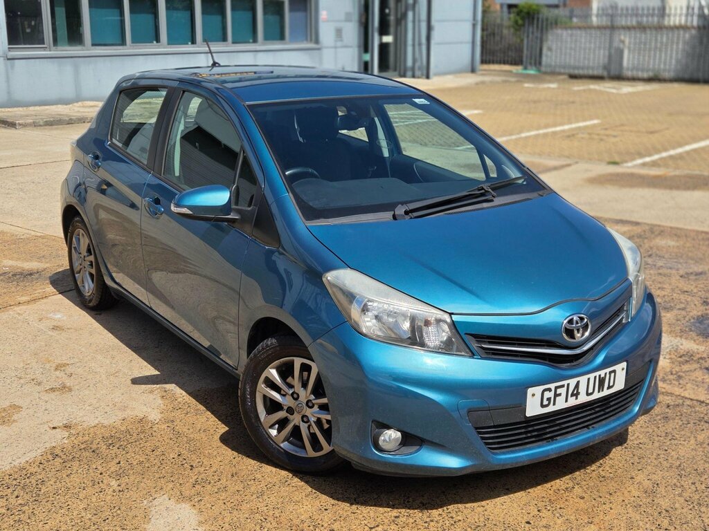 Toyota Yaris  Red #7