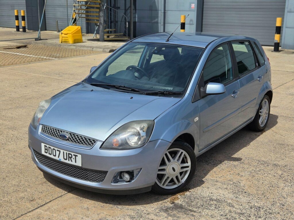 Ford Fiesta 1.25 Style Red #48