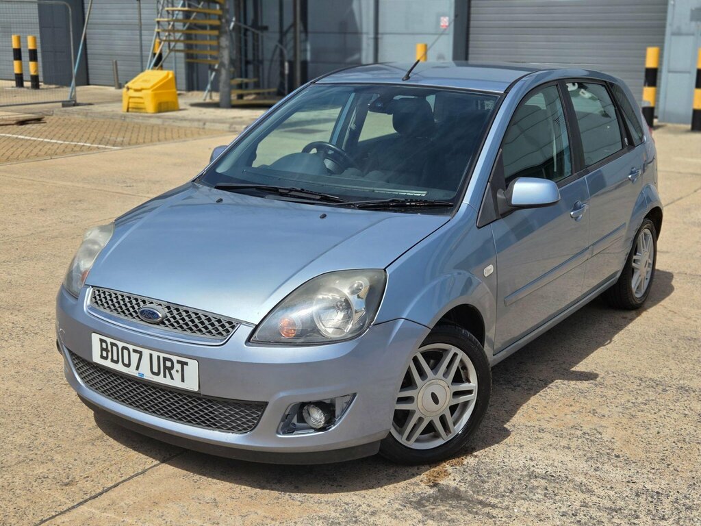 Ford Fiesta 1.25 Style Red #10