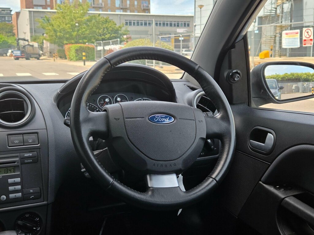 Ford Fiesta 1.25 Style Red #29