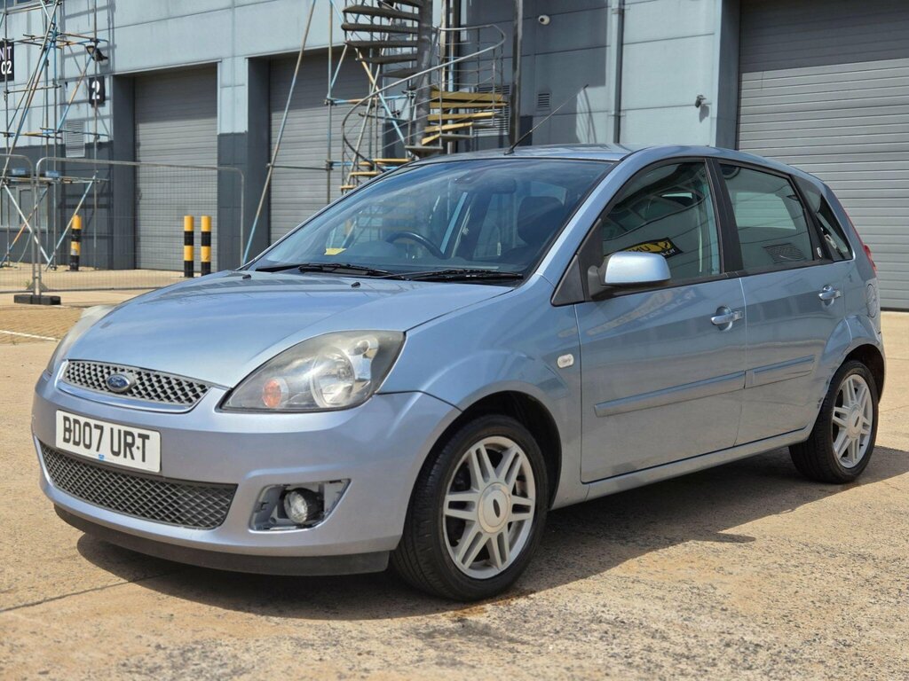 Ford Fiesta 1.25 Style Red #18