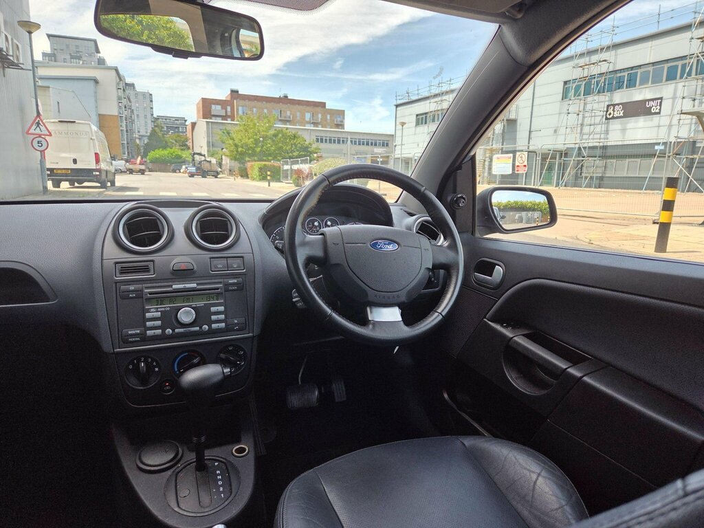 Ford Fiesta 1.25 Style Red #20