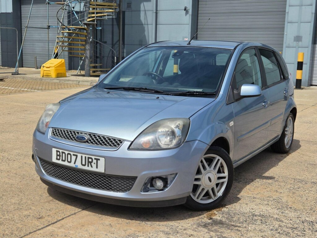 Ford Fiesta 1.25 Style Red #8