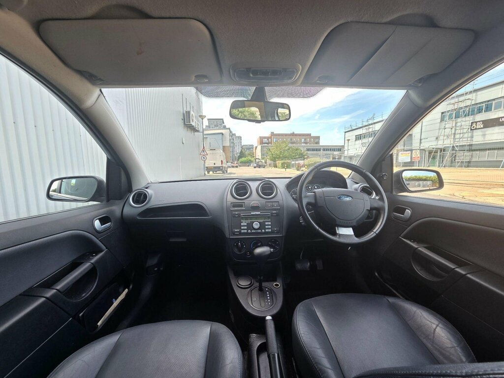 Ford Fiesta 1.25 Style Red #22