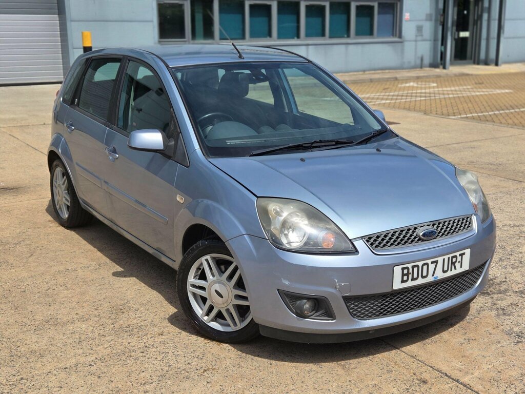 Ford Fiesta 1.25 Style Red #7