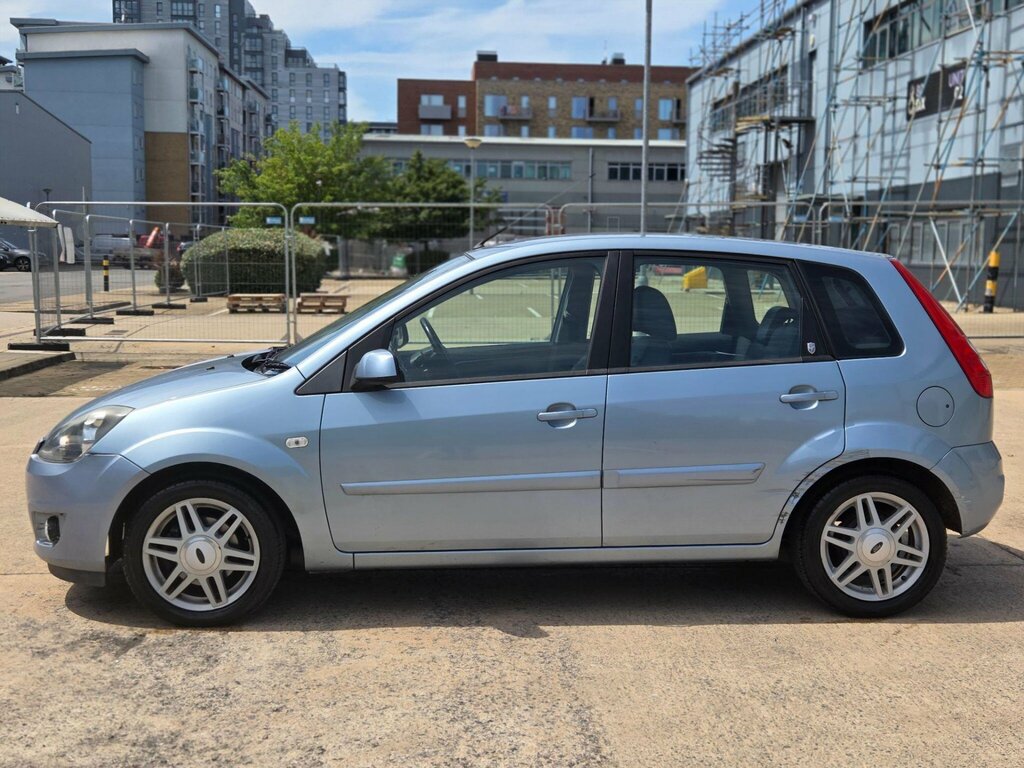 Ford Fiesta 1.25 Style Red #17
