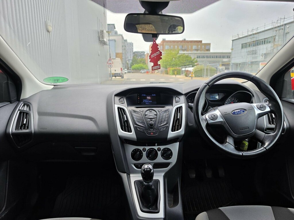 Ford Focus 1.6 Zetec Euro 5 Red #4