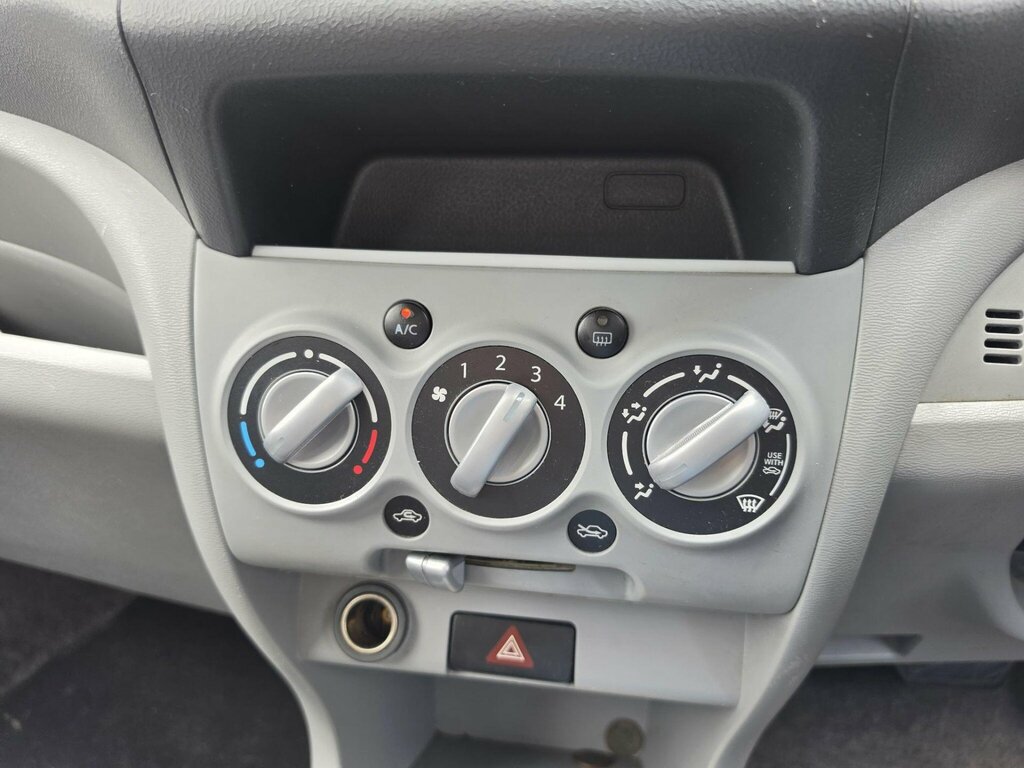 Suzuki Alto 1L Cruz White #31