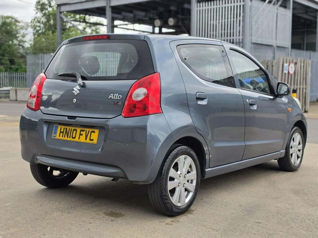 Suzuki Alto 1L Cruz White #11
