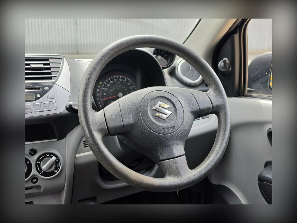 Suzuki Alto 1L Cruz White #26